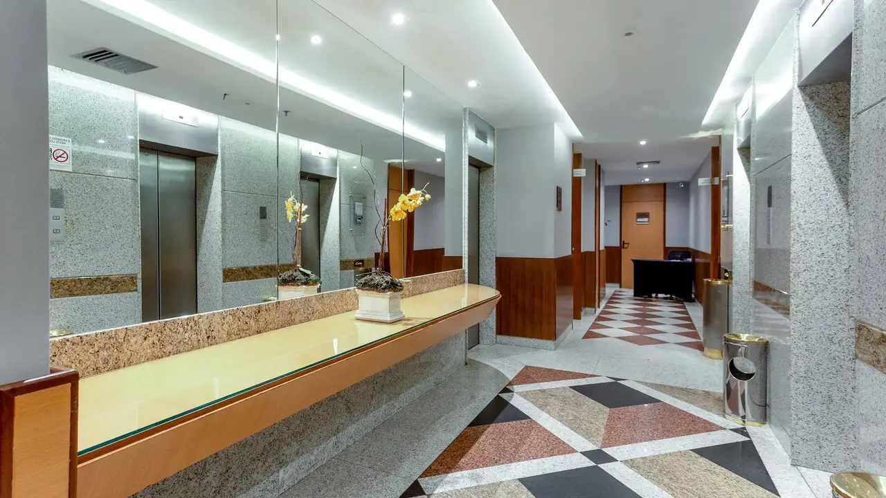 Windsor Plaza