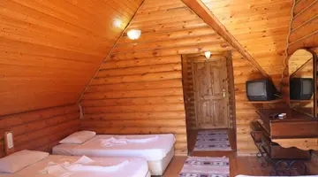 Wood Line Hotel