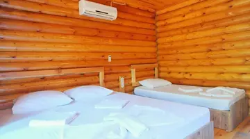 Wood Line Hotel