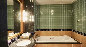WOODLANDS HOTEL & RESORT