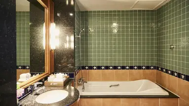 WOODLANDS HOTEL & RESORT