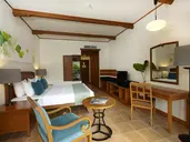 WOODLANDS HOTEL & RESORT