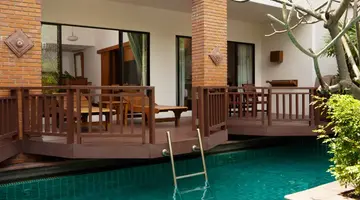 WOODLANDS HOTEL & RESORT
