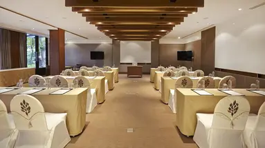 WOODLANDS SUITES SERVICED RESIDENCES