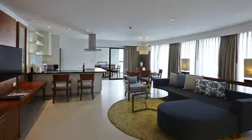 WOODLANDS SUITES SERVICED RESIDENCES