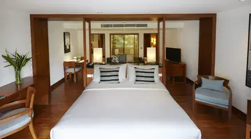 WOODLANDS SUITES SERVICED RESIDENCES