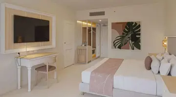 Wyndham Alltra Punta Cana All-Inclusive Resort