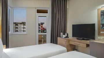 WYNDHAM GARDEN LARA