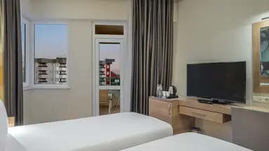 WYNDHAM GARDEN LARA
