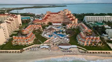 Wyndham Grand Cancun All-Inclusive Resort & Villas