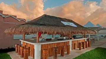Wyndham Grand Cancun All Inclusive Resort & Villas