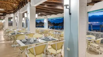 Wyndham Grand Cancun All Inclusive Resort & Villas