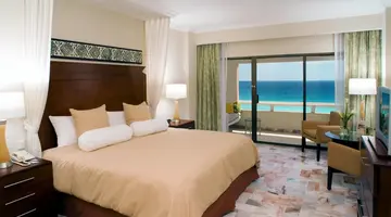 Wyndham Grand Cancun All Inclusive Resort & Villas