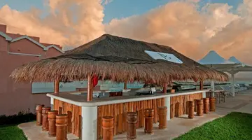 Wyndham Grand Cancun All Inclusive Resort & Villas