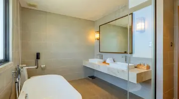 WYNDHAM GRAND KN PARADISE CAM RANH