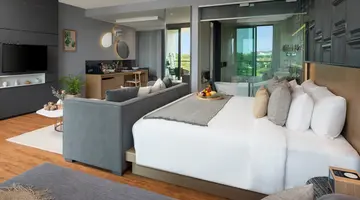 WYNDHAM GRAND NAI HARN BEACH PHUKET