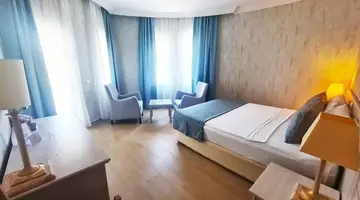 X Life Hotel (Adults Only +15)