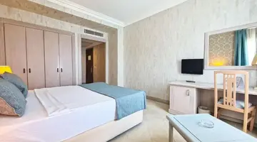 X Life Hotel (Adults Only +15)