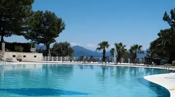 X Life Hotel (Adults Only +15)