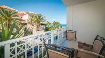 Xenos Kamara Beach