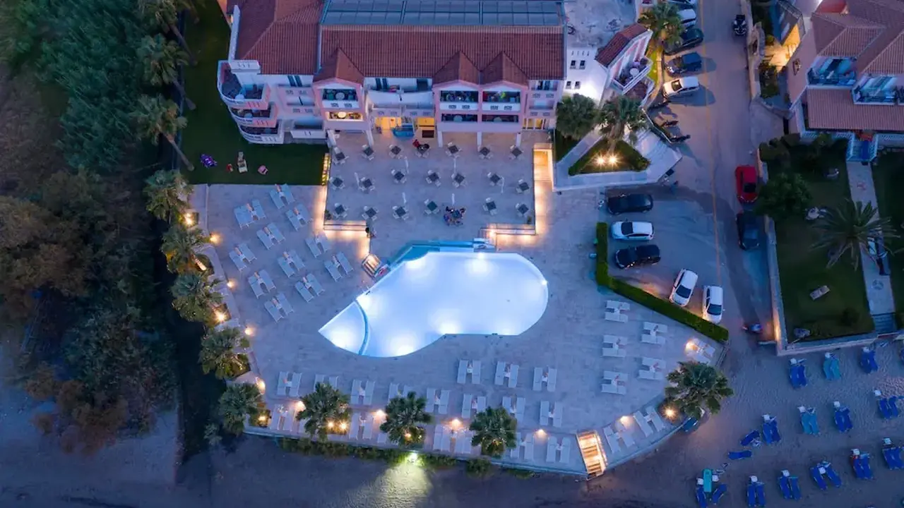Xenos Kamara Beach