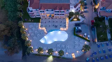 Xenos Kamara Beach