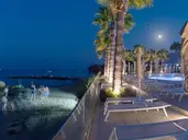 Xenos Kamara Beach