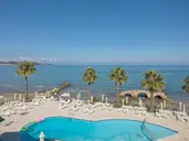 Xenos Kamara Beach