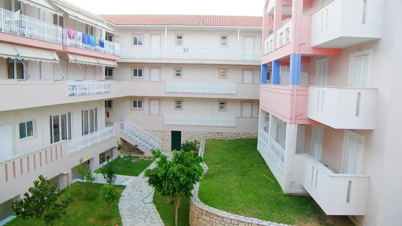 Xenos Kamara Beach