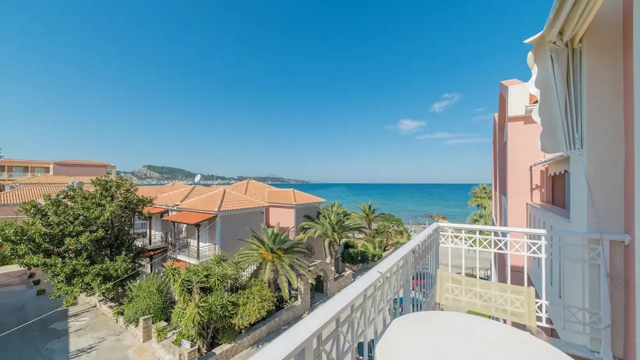 Xenos Kamara Beach