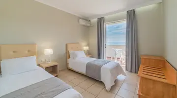 Xenos Kamara Beach