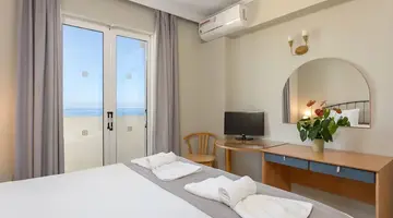 Xenos Kamara Beach