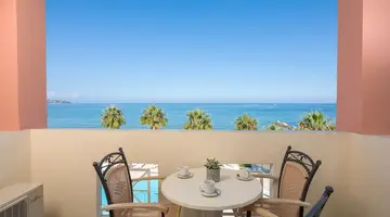 Xenos Kamara Beach