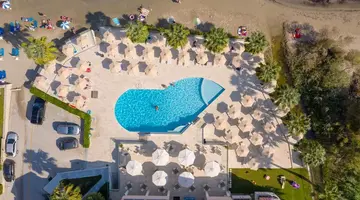Xenos Kamara Beach