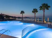 Xenos Kamara Beach