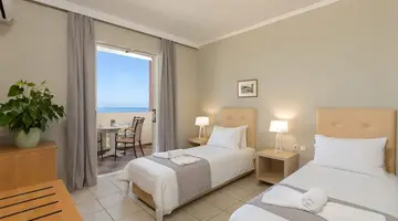 Xenos Kamara Beach