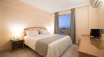 Xenos Kamara Beach