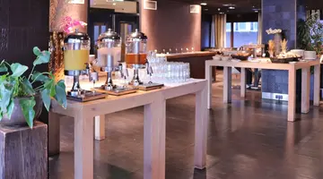 Xo Hotels Blue Tower