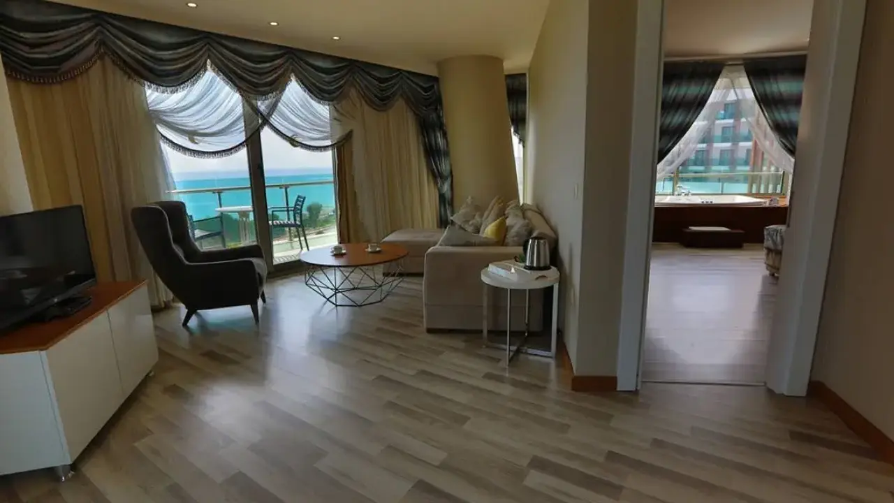 XORIA DELUXE HOTEL
