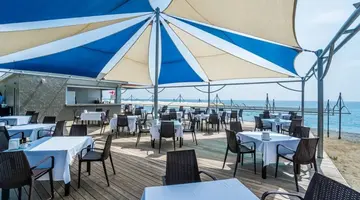 XORIA DELUXE HOTEL