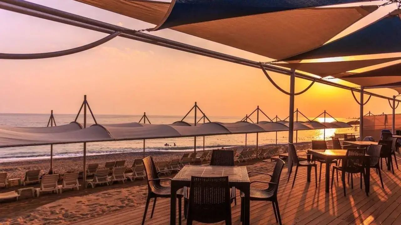 XORIA DELUXE HOTEL