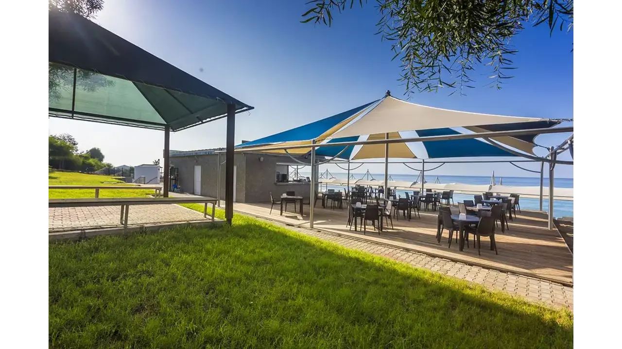 XORIA DELUXE HOTEL
