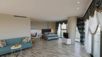 Xoria Deluxe Hotel