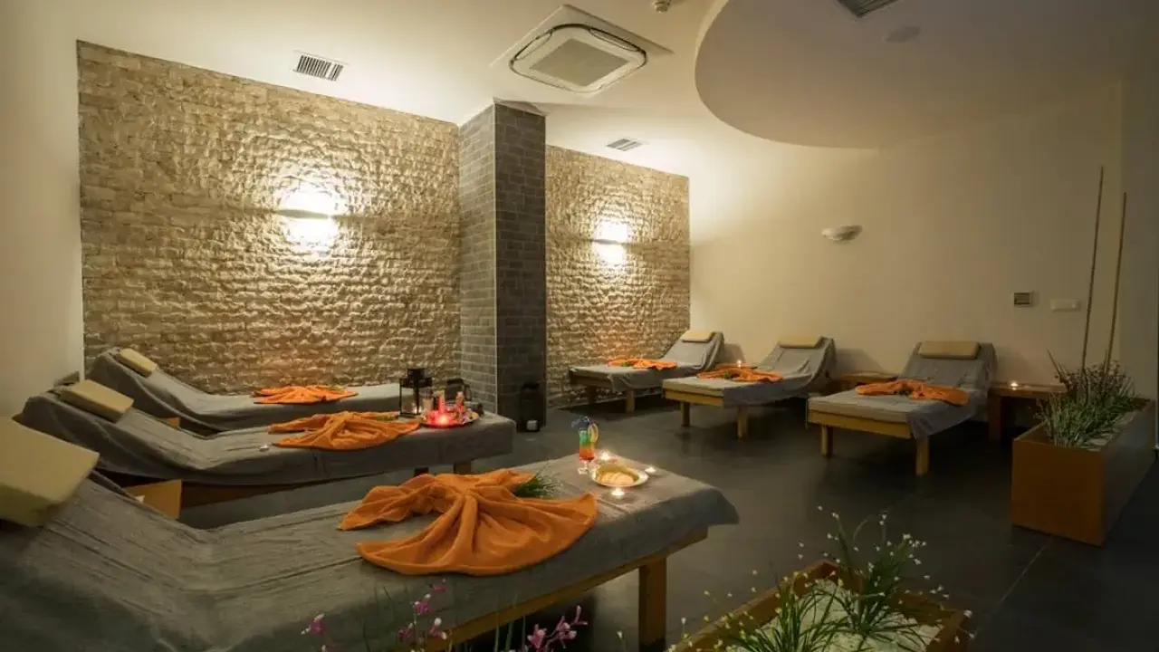 XORIA DELUXE HOTEL