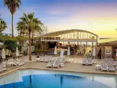 Xperia Saray Beach