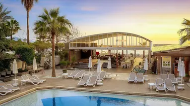 Xperia Saray Beach
