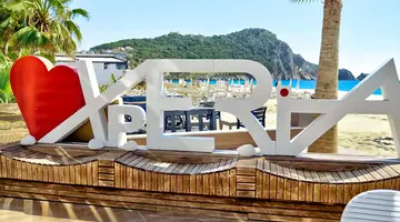 Xperia Saray Beach