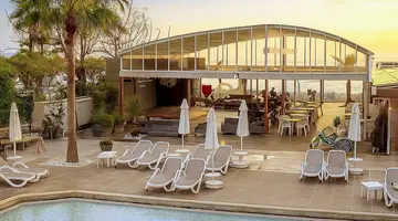 Xperia Saray Beach