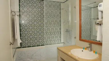 Yadis Hammamet