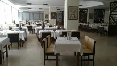 Yadis Hammamet